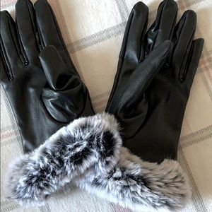 Black Faux Leather and Fur Gloves (new)